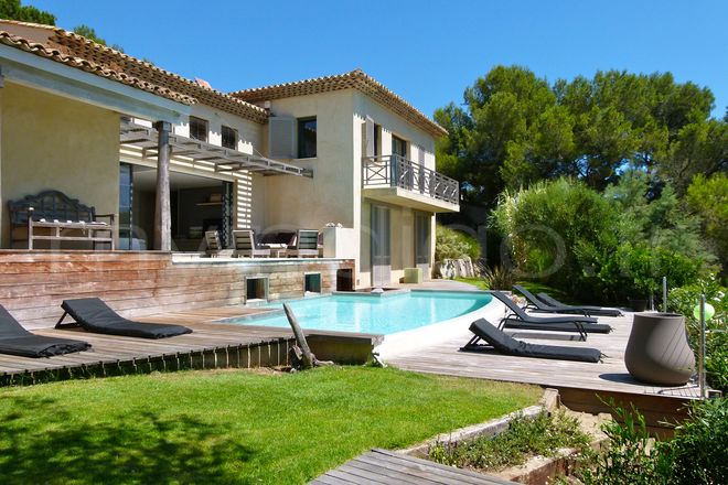 Plus de détail de la villa : MUST a St Tropez
